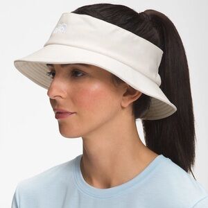 THE NORTH FACE Class V Top Knot Bucket Hat In Gardenia White